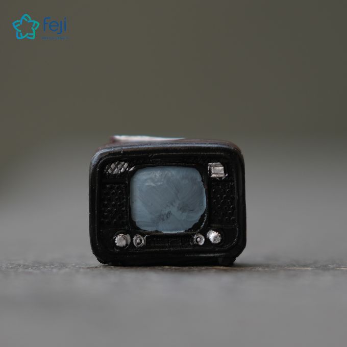 Miniature Vinatge TV Showpiece