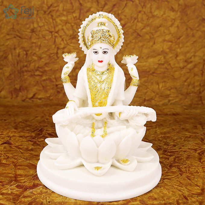 Saraswati Statue