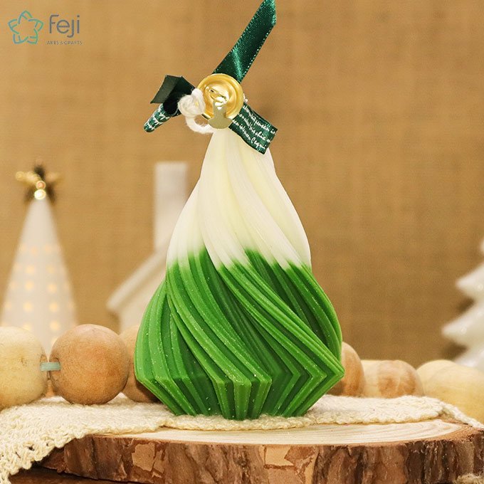 Xmas Tree Dual Colour Candle